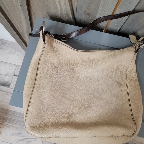 Coach - Picture 2 of 6